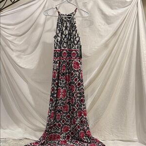 Chic Floral Maxi Dress - Black and Red